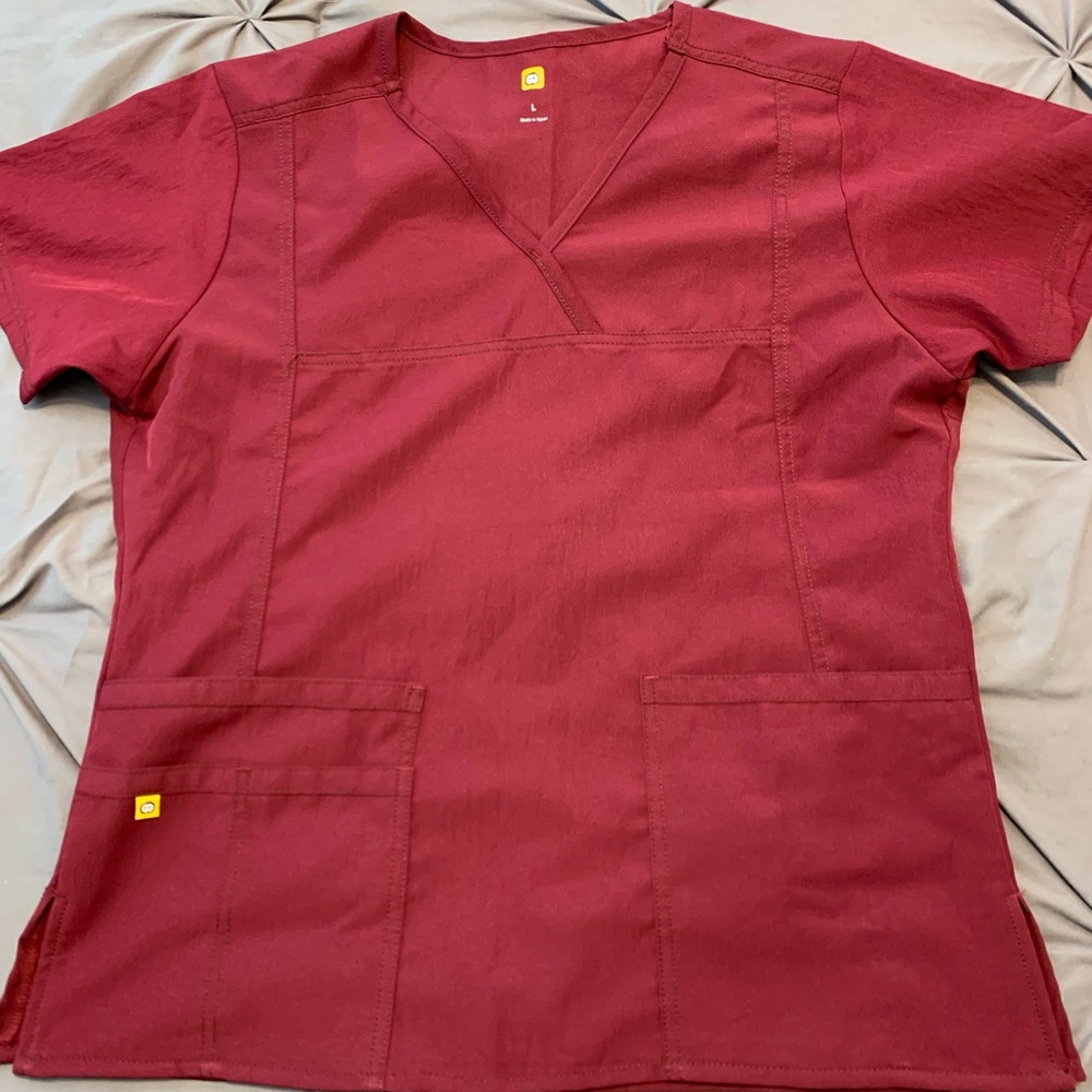 Women’s Wonder Wink Scrub Top
